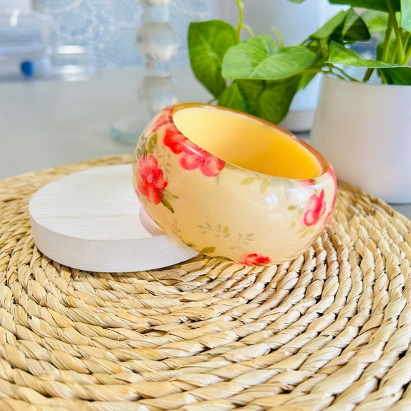 Vintage Floral Bracelet with Red and Cream Accents - Picture 3 of 11